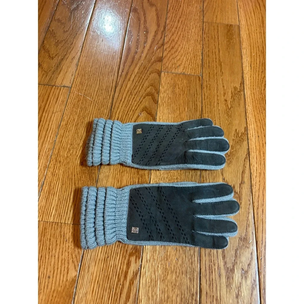 Anne Klein Grey Knit Tech Gloves with Suede Overlay and Lion Logo Hardware